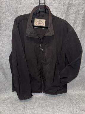 St. John's Bay Men's Black Softshell Performance Zip Up Jacket Size XL